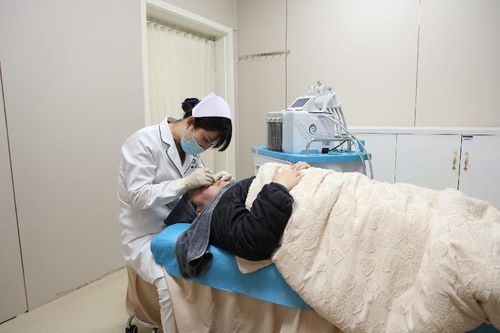 武警湖南總隊醫(yī)院開展 三八 婦女節(jié)健康服務活動